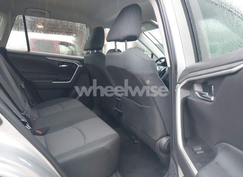 Photo 8 of 2024 Toyota Rav4 XLE (VIN 2T3W1RFV2RW332545)