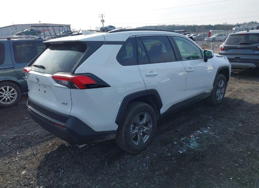 Photo 4 of 2024 Toyota Rav4 XLE (VIN 2T3W1RFV2RW333520)