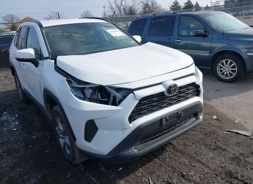 Photo 6 of 2024 Toyota Rav4 XLE (VIN 2T3W1RFV2RW333520)