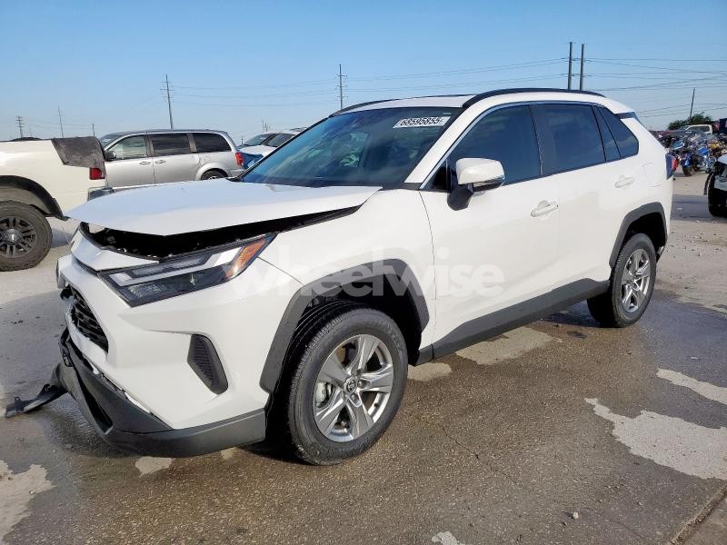 Photo 2 of 2025 TOYOTA RAV4 XLE (VIN 2T3W1RFV2SC309242)