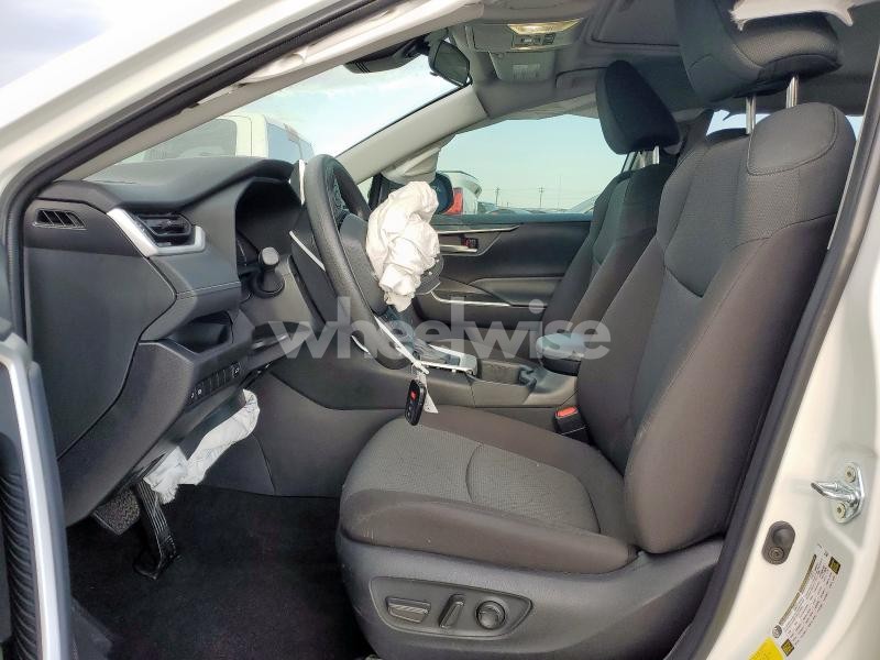 Photo 9 of 2025 TOYOTA RAV4 XLE (VIN 2T3W1RFV2SC309242)