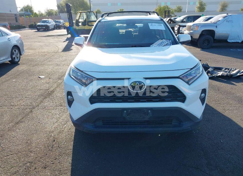 Photo 13 of 2019 Toyota Rav4 XLE (VIN 2T3W1RFV3KC002016)