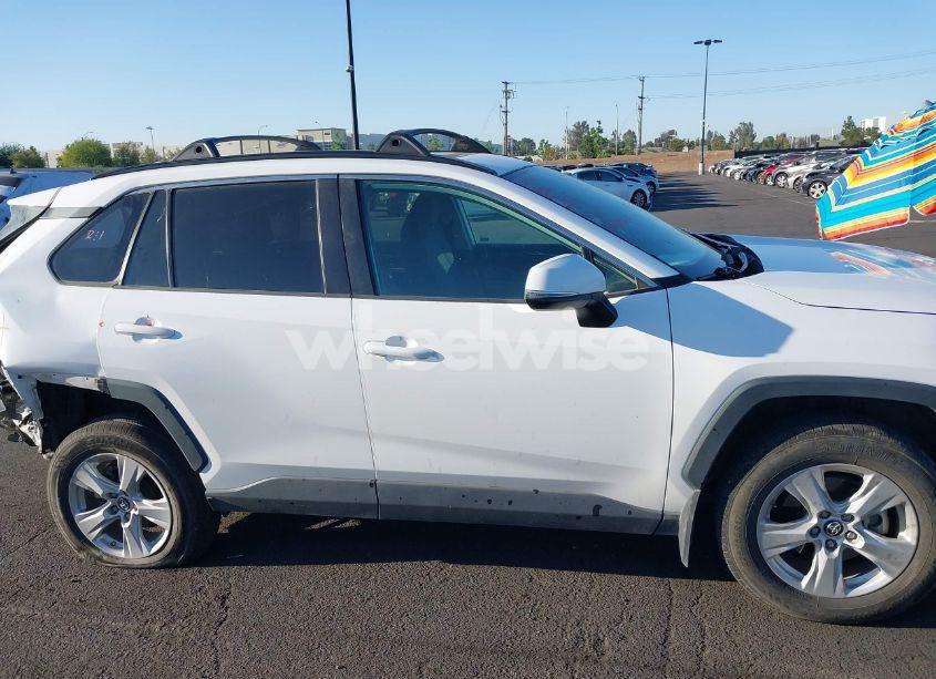 Photo 14 of 2019 Toyota Rav4 XLE (VIN 2T3W1RFV3KC002016)
