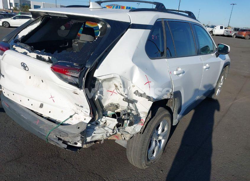 Photo 6 of 2019 Toyota Rav4 XLE (VIN 2T3W1RFV3KC002016)