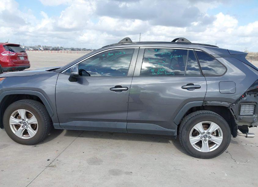 Photo 14 of 2019 Toyota Rav4 XLE (VIN 2T3W1RFV3KW006842)