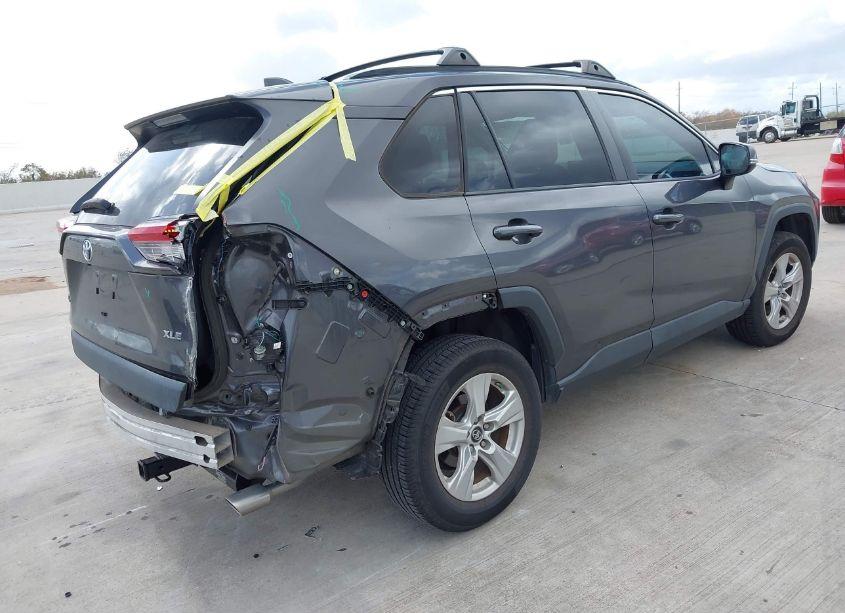 Photo 4 of 2019 Toyota Rav4 XLE (VIN 2T3W1RFV3KW006842)