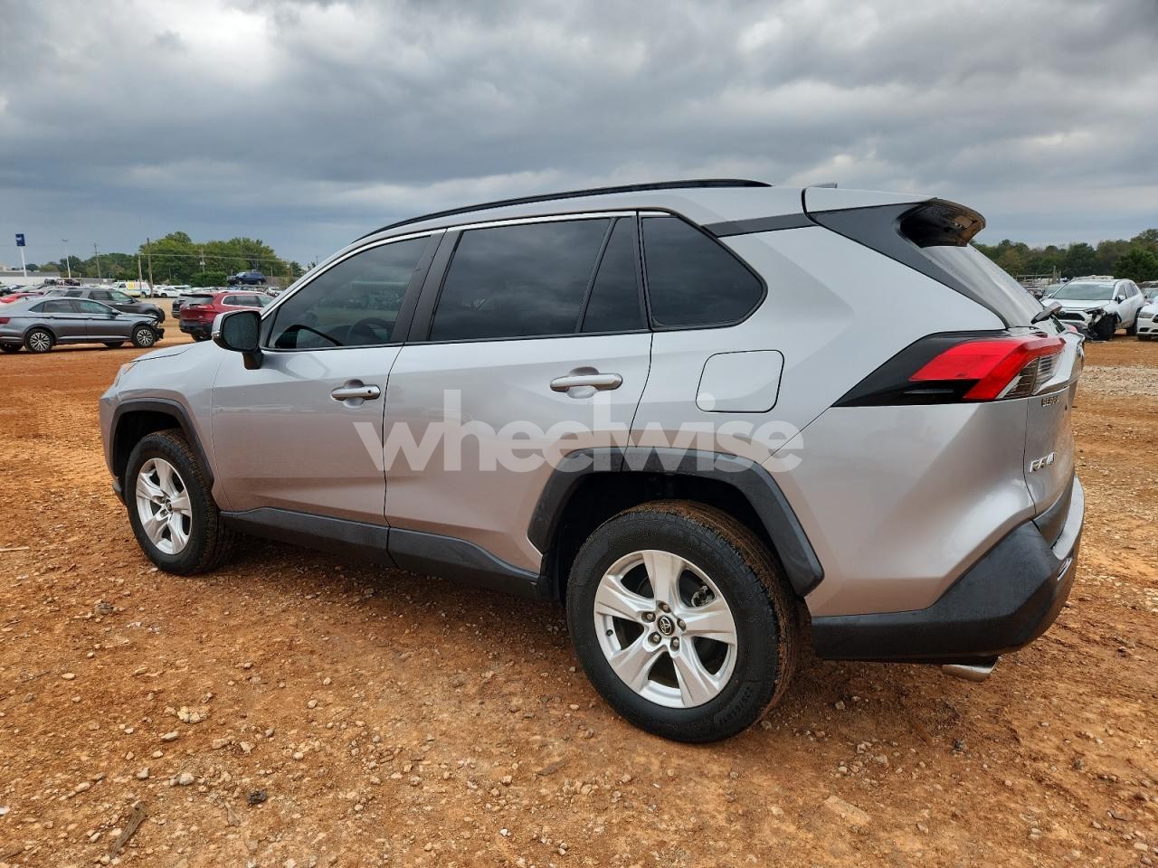 Photo 2 of 2020 TOYOTA RAV4 XLE (VIN 2T3W1RFV3LC059737)