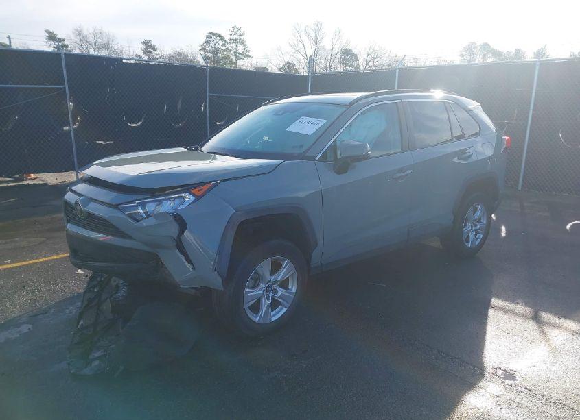 Photo 2 of 2020 Toyota Rav4 XLE (VIN 2T3W1RFV3LC072150)