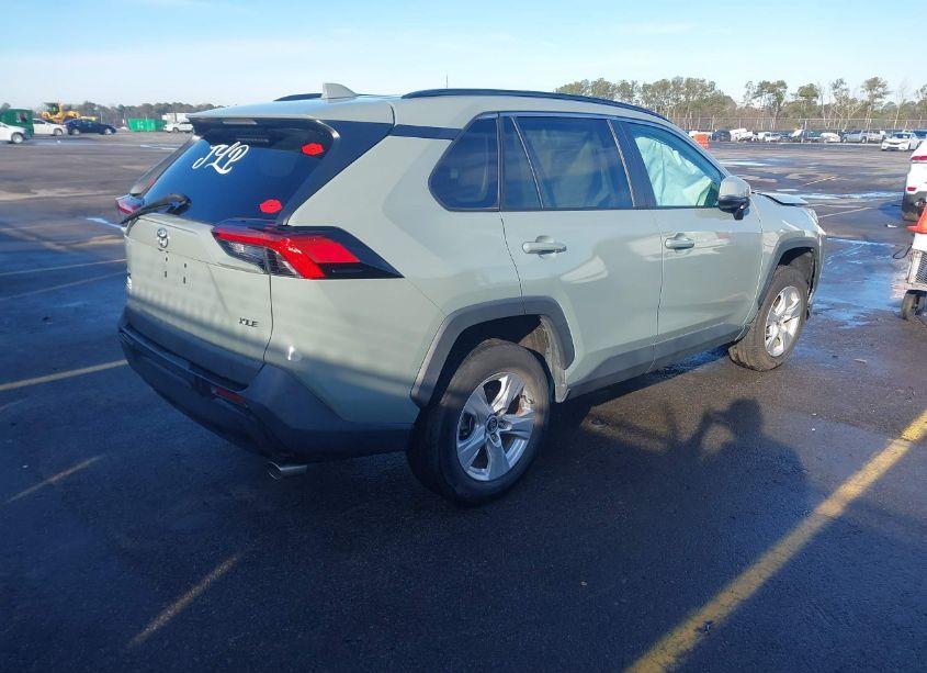 Photo 4 of 2020 Toyota Rav4 XLE (VIN 2T3W1RFV3LC072150)