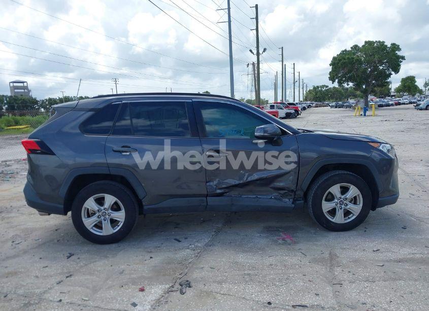 Photo 13 of 2020 Toyota Rav4 XLE (VIN 2T3W1RFV3LW090887)