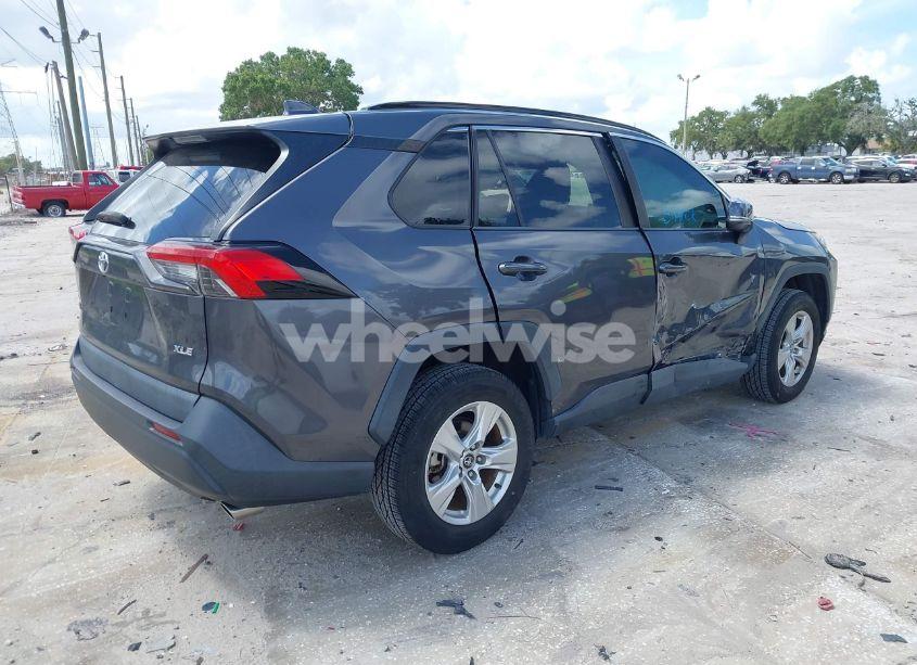 Photo 4 of 2020 Toyota Rav4 XLE (VIN 2T3W1RFV3LW090887)