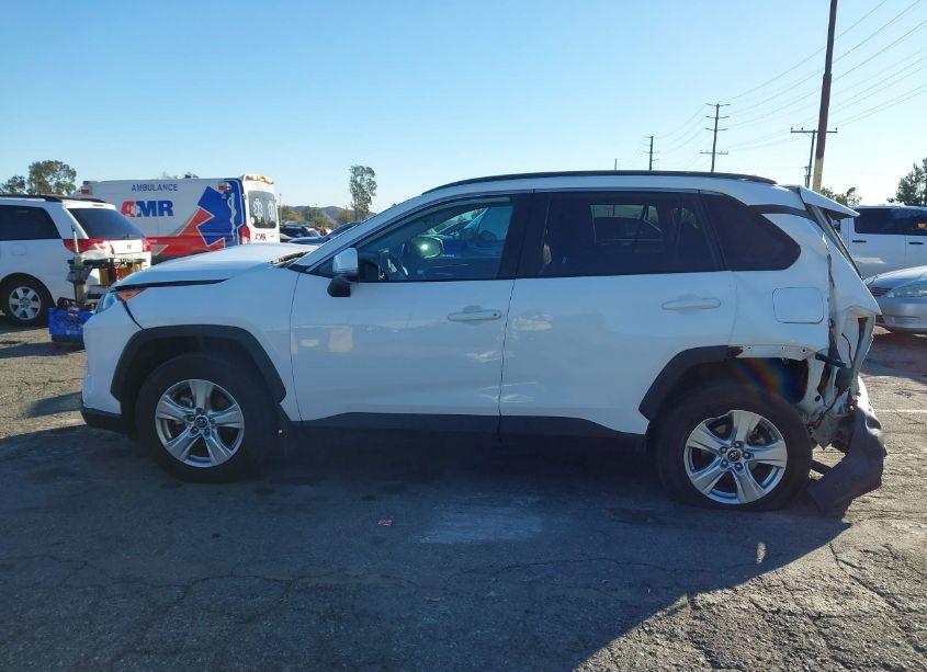 Photo 15 of 2021 Toyota Rav4 XLE (VIN 2T3W1RFV3MC097986)