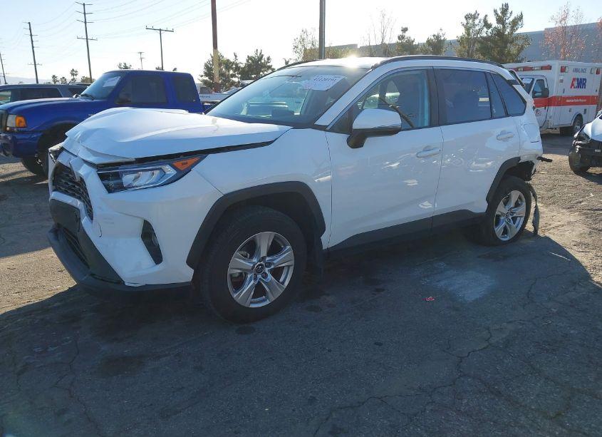 Photo 2 of 2021 Toyota Rav4 XLE (VIN 2T3W1RFV3MC097986)