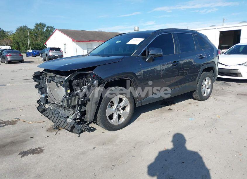 Photo 2 of 2021 Toyota Rav4 XLE (VIN 2T3W1RFV3MC123812)
