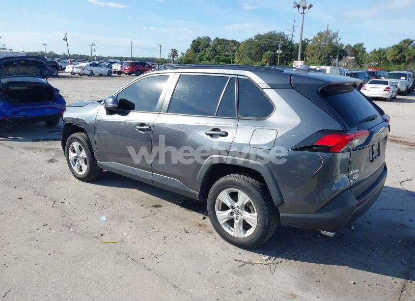 Photo 3 of 2021 Toyota Rav4 XLE (VIN 2T3W1RFV3MC123812)