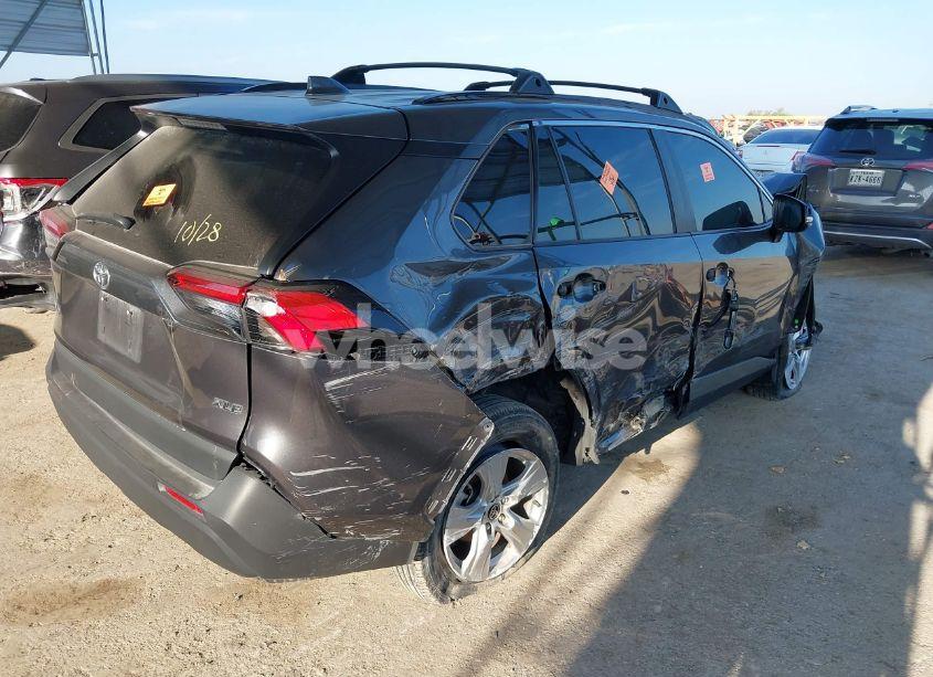 Photo 4 of 2021 Toyota Rav4 XLE (VIN 2T3W1RFV3MC127889)