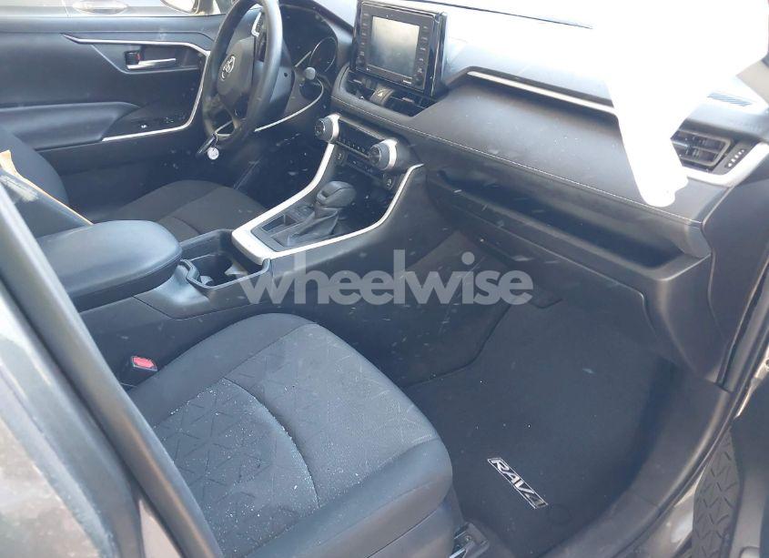 Photo 5 of 2021 Toyota Rav4 XLE (VIN 2T3W1RFV3MC127889)