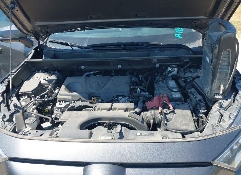 Photo 10 of 2021 Toyota Rav4 XLE (VIN 2T3W1RFV3MC156714)