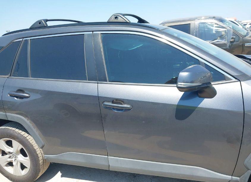 Photo 13 of 2021 Toyota Rav4 XLE (VIN 2T3W1RFV3MC156714)