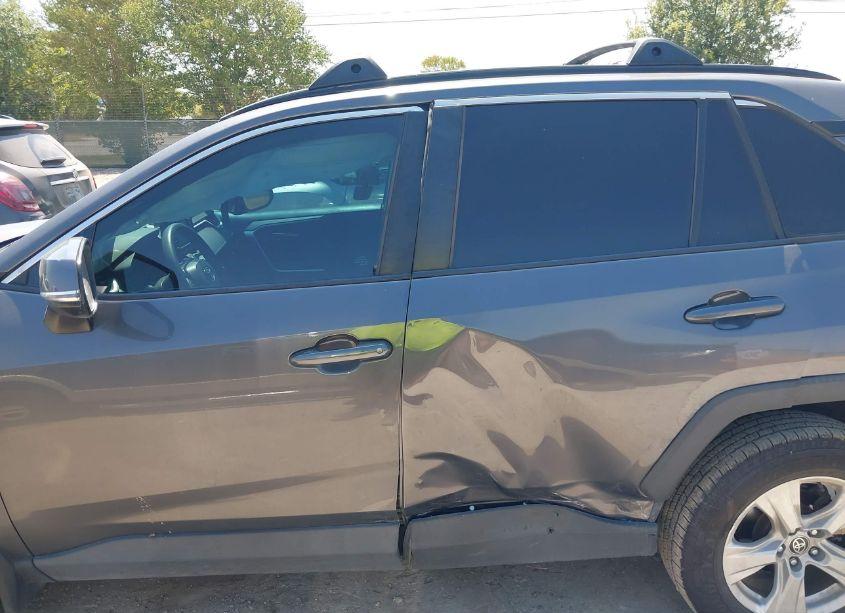 Photo 14 of 2021 Toyota Rav4 XLE (VIN 2T3W1RFV3MC156714)