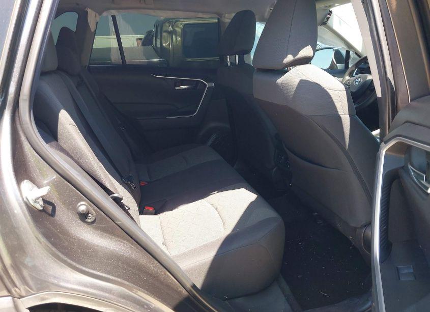 Photo 8 of 2021 Toyota Rav4 XLE (VIN 2T3W1RFV3MC156714)