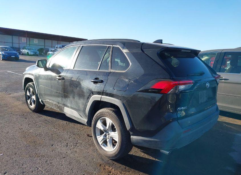 Photo 3 of 2021 Toyota Rav4 XLE (VIN 2T3W1RFV3MW113893)