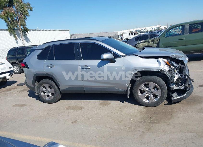 Photo 14 of 2022 Toyota Rav4 XLE (VIN 2T3W1RFV3NC177340)