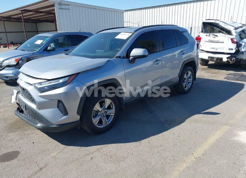 Photo 2 of 2022 Toyota Rav4 XLE (VIN 2T3W1RFV3NC177340)