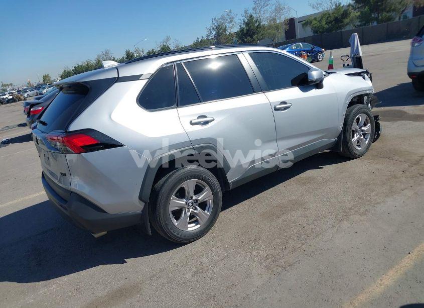 Photo 4 of 2022 Toyota Rav4 XLE (VIN 2T3W1RFV3NC177340)