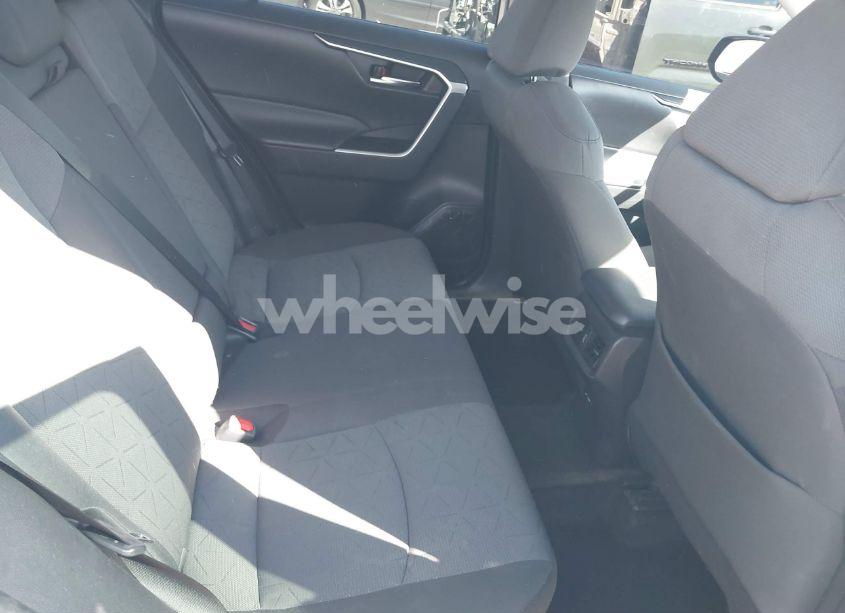 Photo 8 of 2022 Toyota Rav4 XLE (VIN 2T3W1RFV3NC177340)
