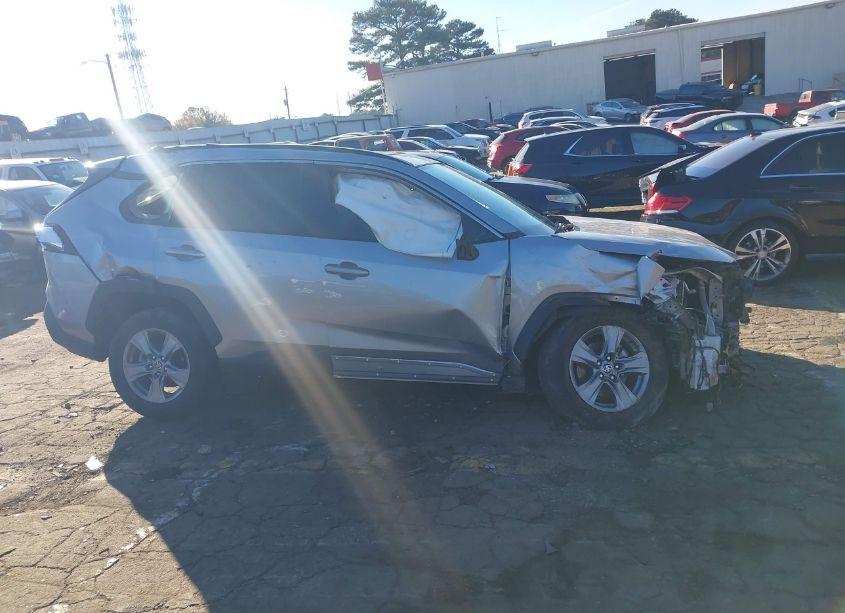 Photo 13 of 2022 Toyota Rav4 XLE (VIN 2T3W1RFV3NC183610)