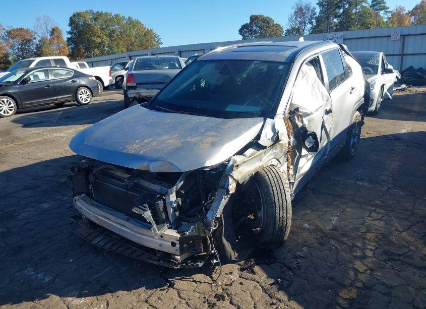 Photo 2 of 2022 Toyota Rav4 XLE (VIN 2T3W1RFV3NC183610)