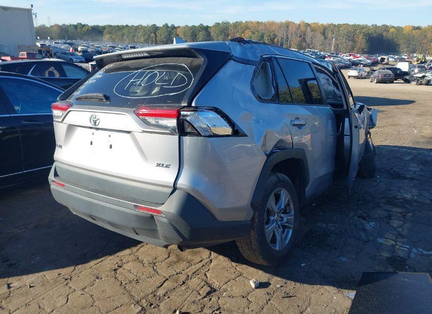 Photo 4 of 2022 Toyota Rav4 XLE (VIN 2T3W1RFV3NC183610)