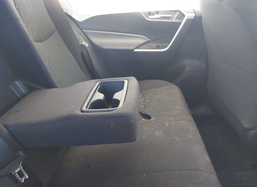 Photo 8 of 2022 Toyota Rav4 XLE (VIN 2T3W1RFV3NC183610)