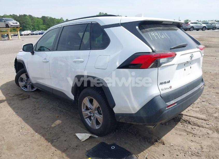 Photo 3 of 2022 Toyota Rav4 XLE (VIN 2T3W1RFV3NC199161)