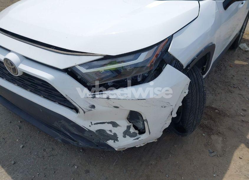 Photo 6 of 2022 Toyota Rav4 XLE (VIN 2T3W1RFV3NC199161)