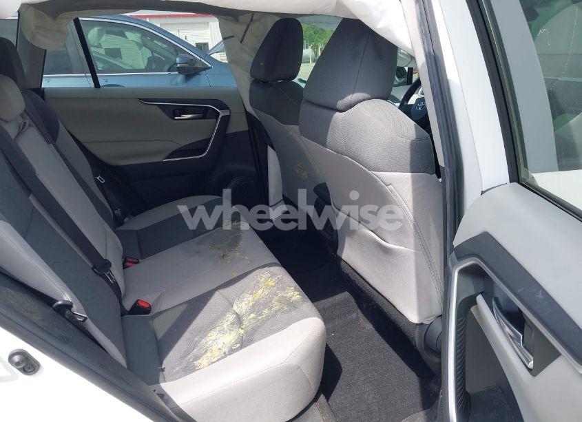 Photo 8 of 2022 Toyota Rav4 XLE (VIN 2T3W1RFV3NC199161)
