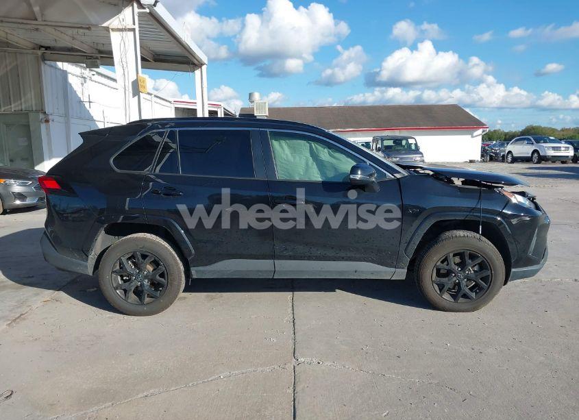 Photo 13 of 2022 Toyota Rav4 XLE (VIN 2T3W1RFV3NC205105)