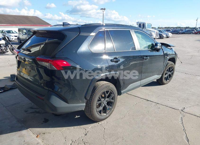 Photo 4 of 2022 Toyota Rav4 XLE (VIN 2T3W1RFV3NC205105)