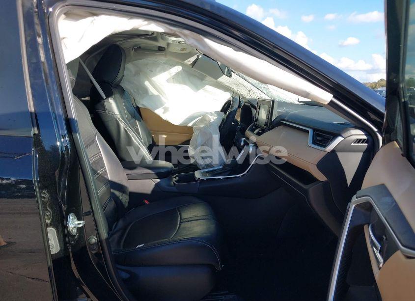 Photo 5 of 2022 Toyota Rav4 XLE (VIN 2T3W1RFV3NC205105)