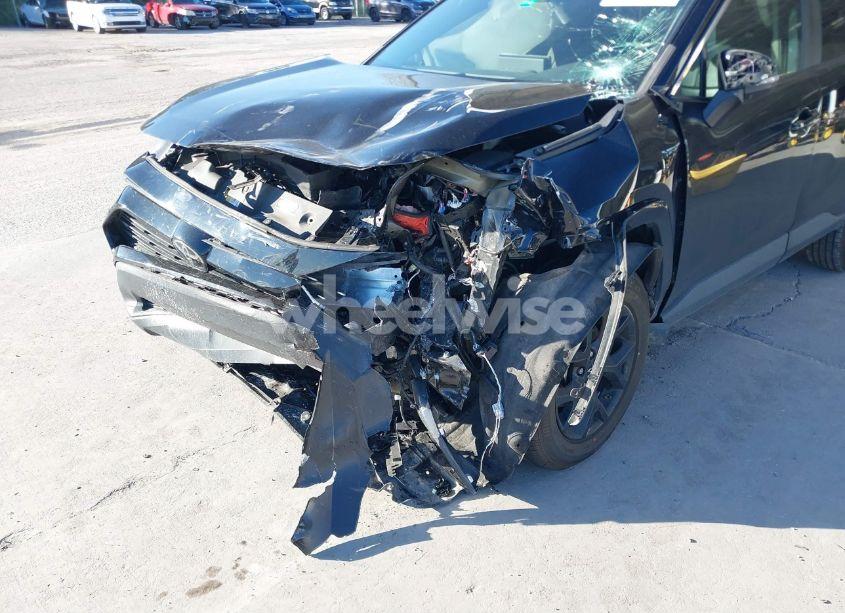 Photo 6 of 2022 Toyota Rav4 XLE (VIN 2T3W1RFV3NC205105)