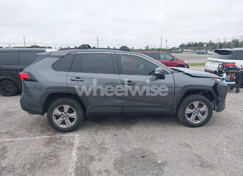 Photo 13 of 2022 Toyota Rav4 XLE (VIN 2T3W1RFV3NC209767)