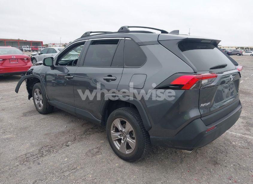 Photo 3 of 2022 Toyota Rav4 XLE (VIN 2T3W1RFV3NC209767)
