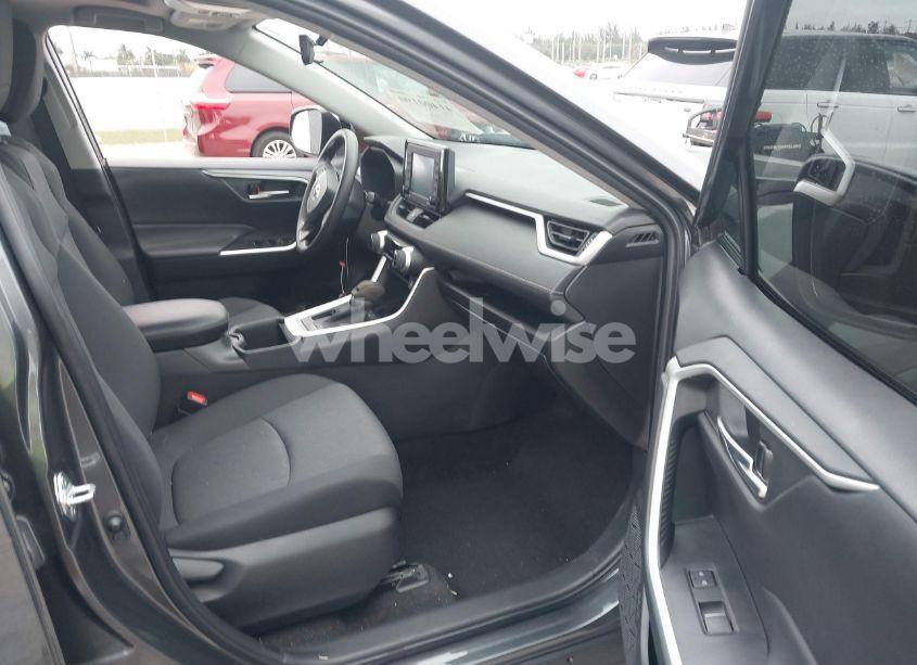 Photo 5 of 2022 Toyota Rav4 XLE (VIN 2T3W1RFV3NC209767)