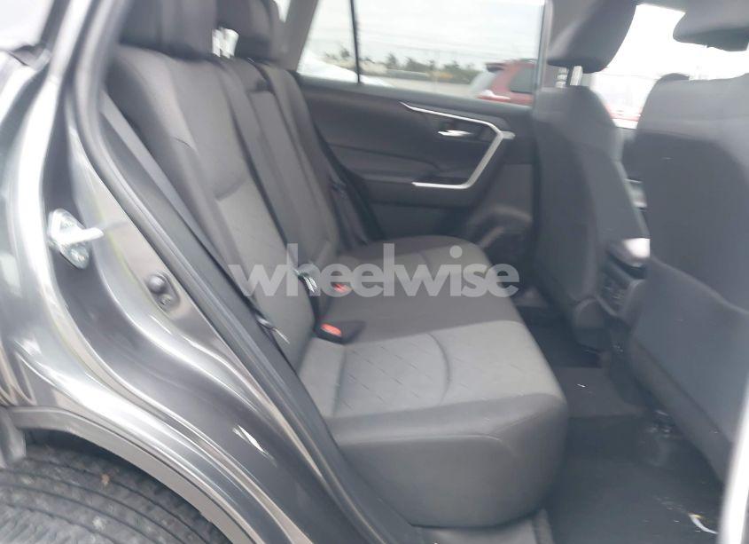 Photo 8 of 2022 Toyota Rav4 XLE (VIN 2T3W1RFV3NC209767)