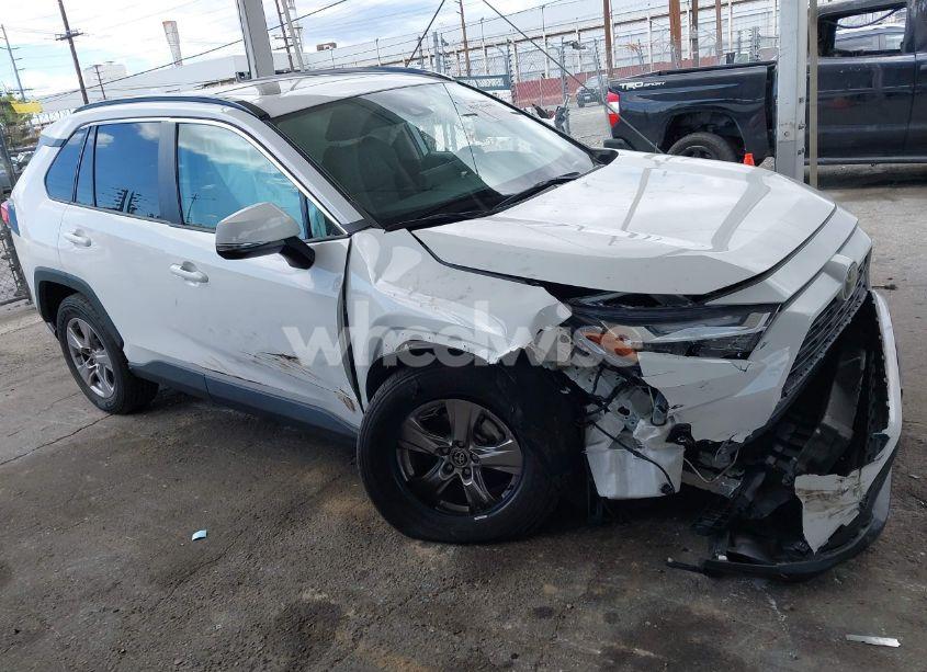 2022 Toyota Rav4 XLE (VIN 2T3W1RFV3NW220752) main photo