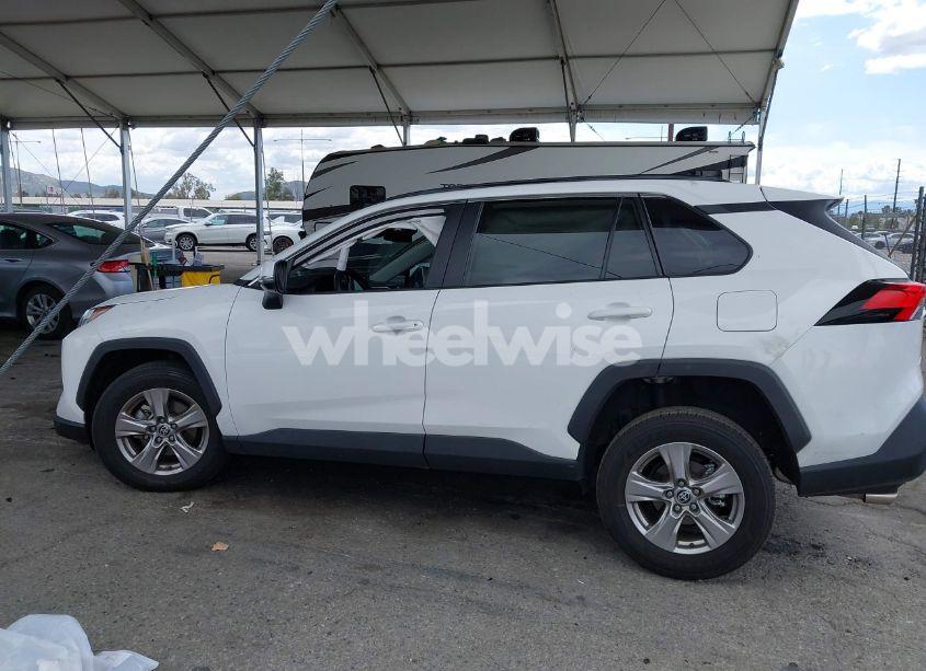 Photo 14 of 2022 Toyota Rav4 XLE (VIN 2T3W1RFV3NW220752)