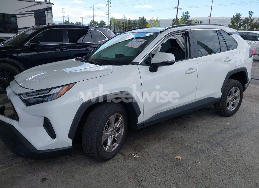 Photo 2 of 2022 Toyota Rav4 XLE (VIN 2T3W1RFV3NW220752)