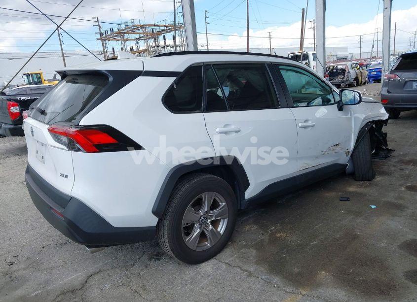 Photo 4 of 2022 Toyota Rav4 XLE (VIN 2T3W1RFV3NW220752)