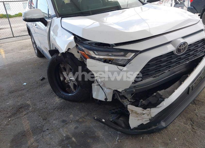 Photo 6 of 2022 Toyota Rav4 XLE (VIN 2T3W1RFV3NW220752)